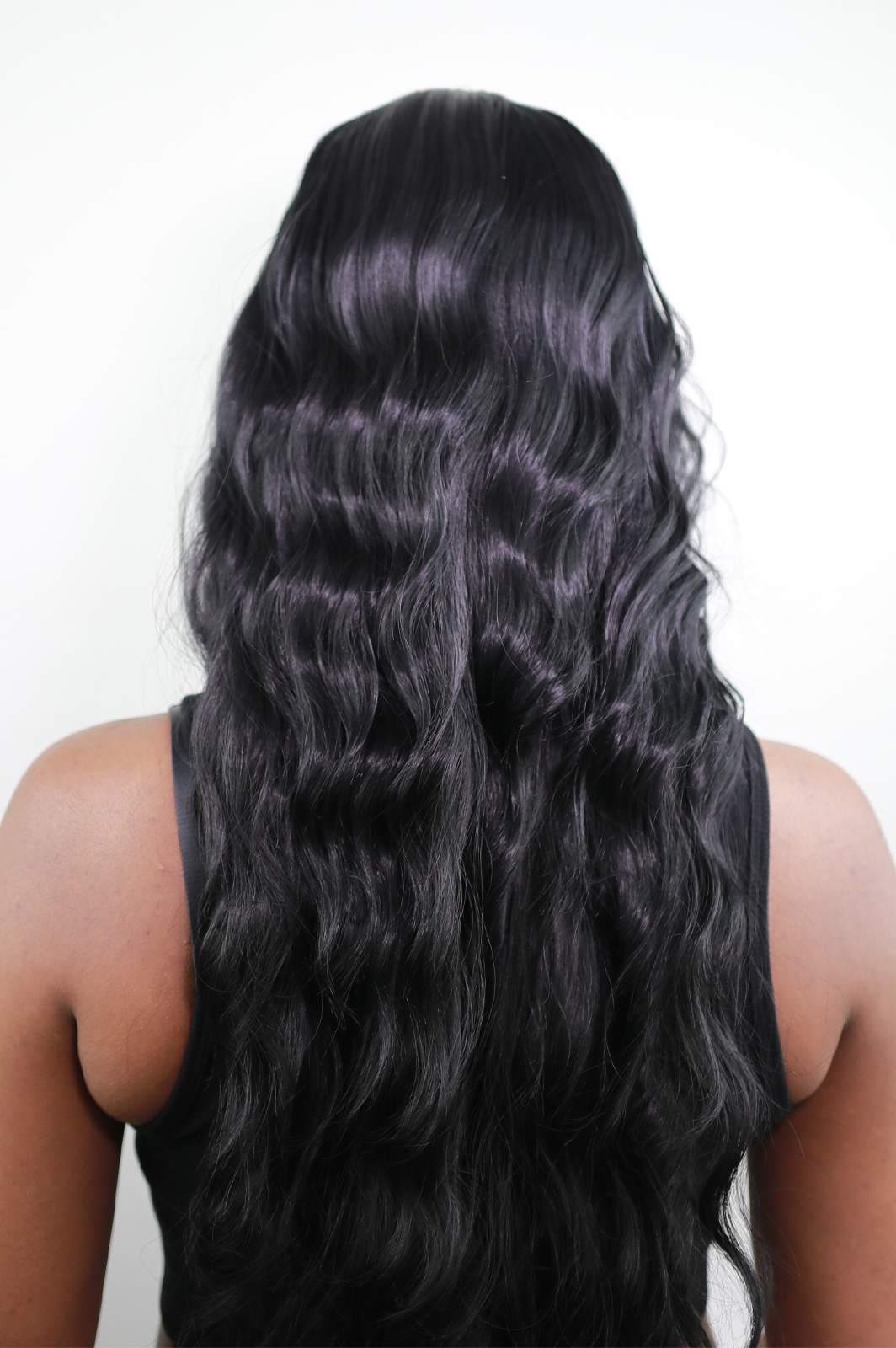 Sisi Maria: Sleek 22-Inch Long Heat Resistant Synthetic Fibre Wig