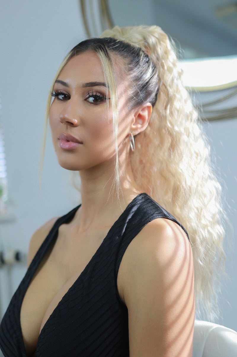 Amerie: 22-Inch Heat Resistant Blonde Synthetic Fibre Ponytail